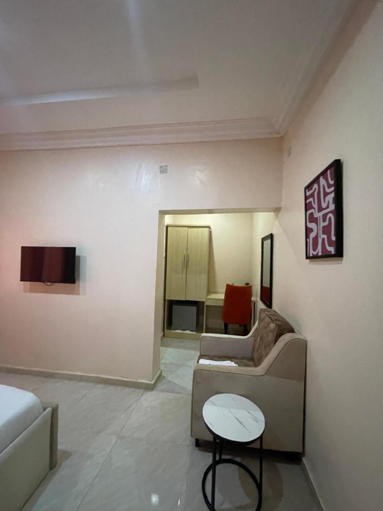 Nexus Xpress Hotel Абуджа Екстер'єр фото