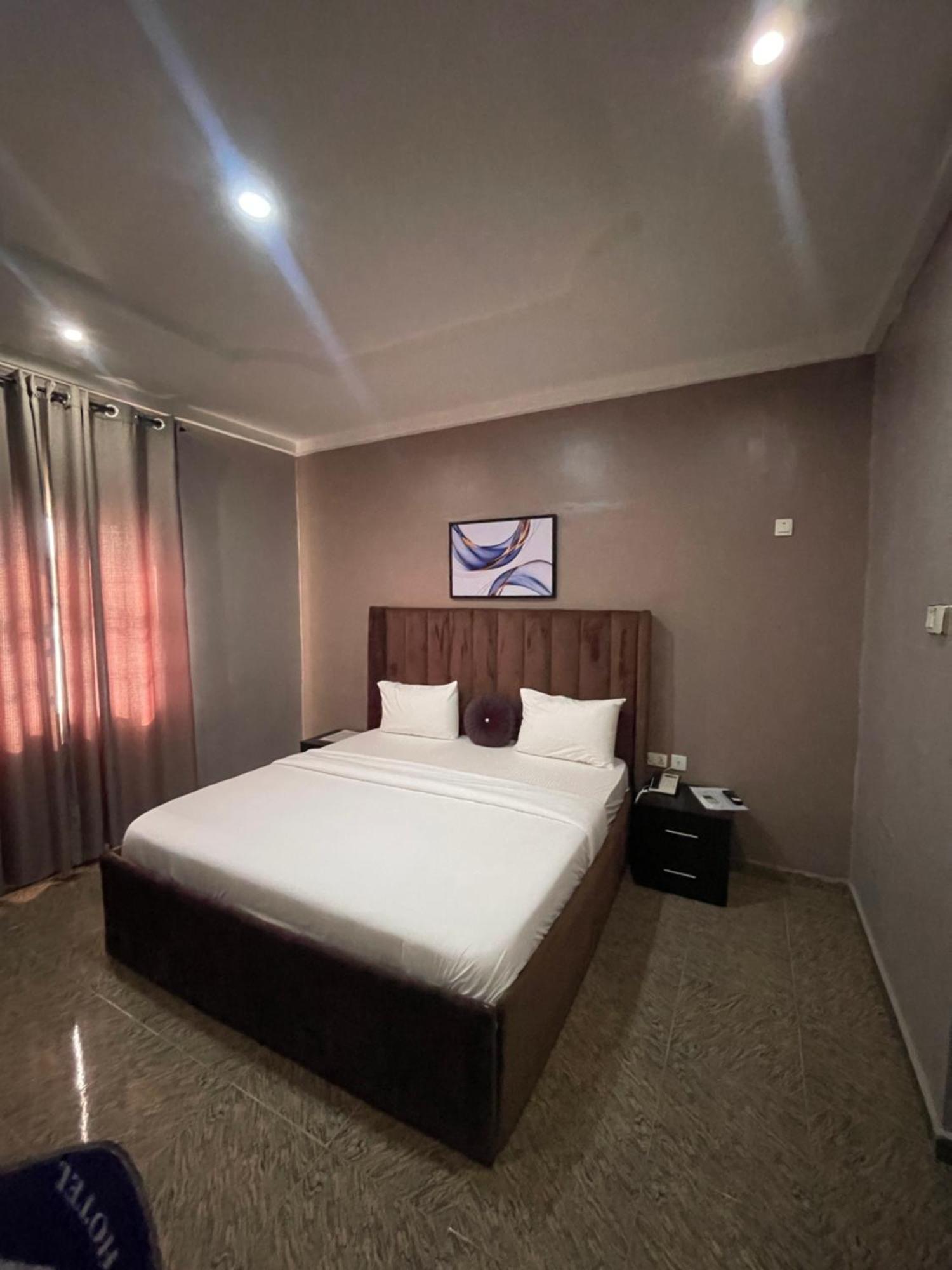 Nexus Xpress Hotel Абуджа Екстер'єр фото